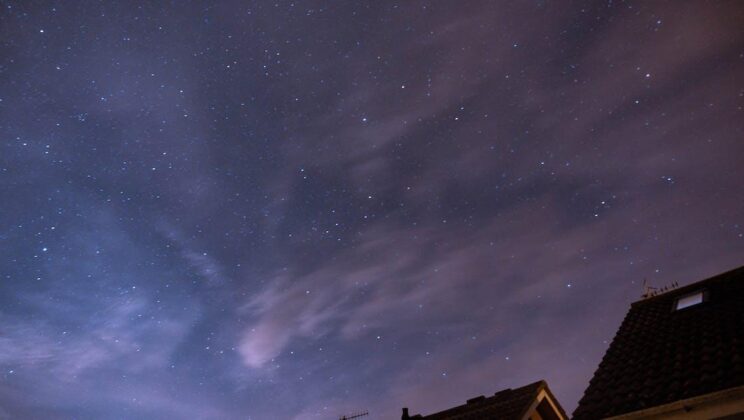 Trenden på Lidingö: Takrengöring som Ersättning för Takbyte